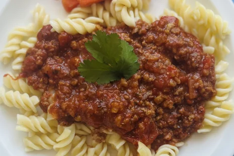 Bolognese Pasta Carrots Cropped